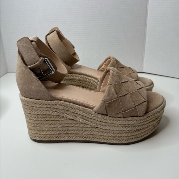 Marc Fisher Women’s Beige/Tan Leather & Suede, Woven Wedge Platform Sandals 8M - Picture 3 of 16